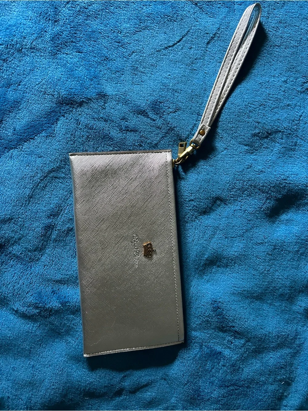 Royal Crown sleek metallic